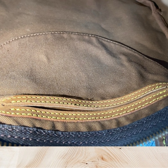 Louis Vuitton Monogram Speedy 30 - Picture 9 of 12